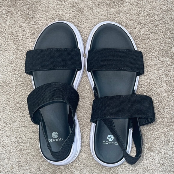 Apana Nola Sandal. Size: 8. - Picture 2 of 10